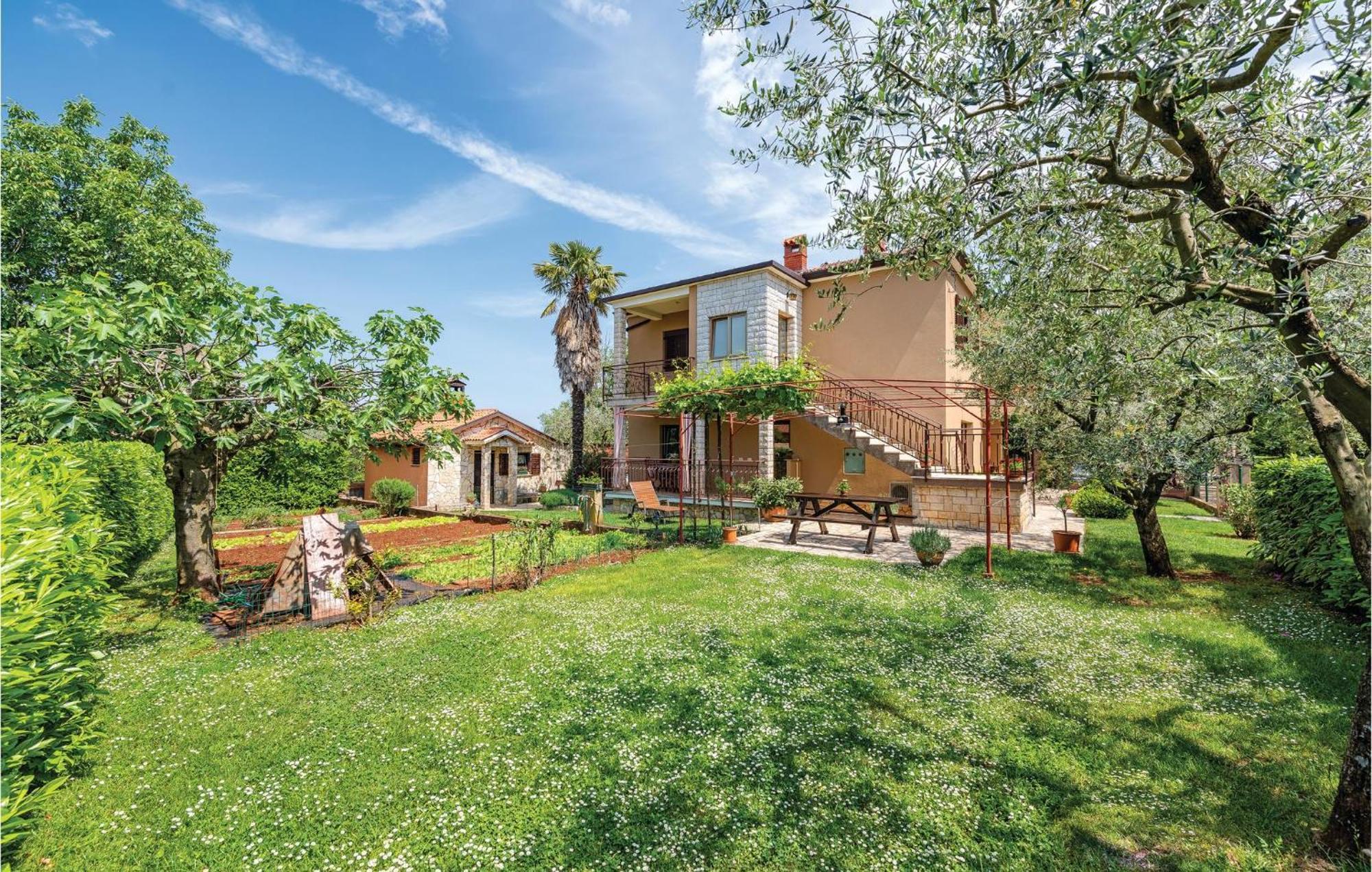 Stunning Apartment In Umag With Wifi Dış mekan fotoğraf