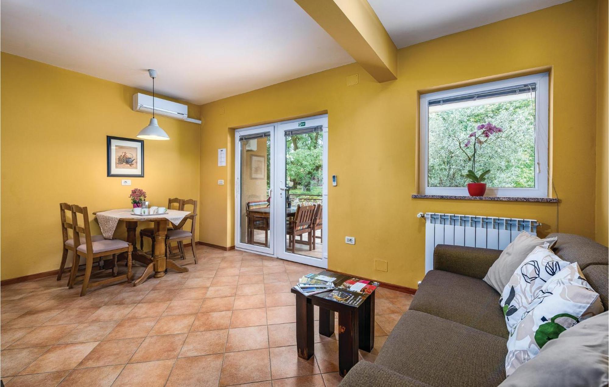 Stunning Apartment In Umag With Wifi Dış mekan fotoğraf